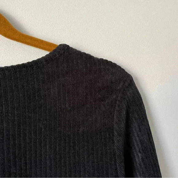Anthropologie | Meadow Rue Velvet  Bell Sleeve Top - Picture 5 of 9